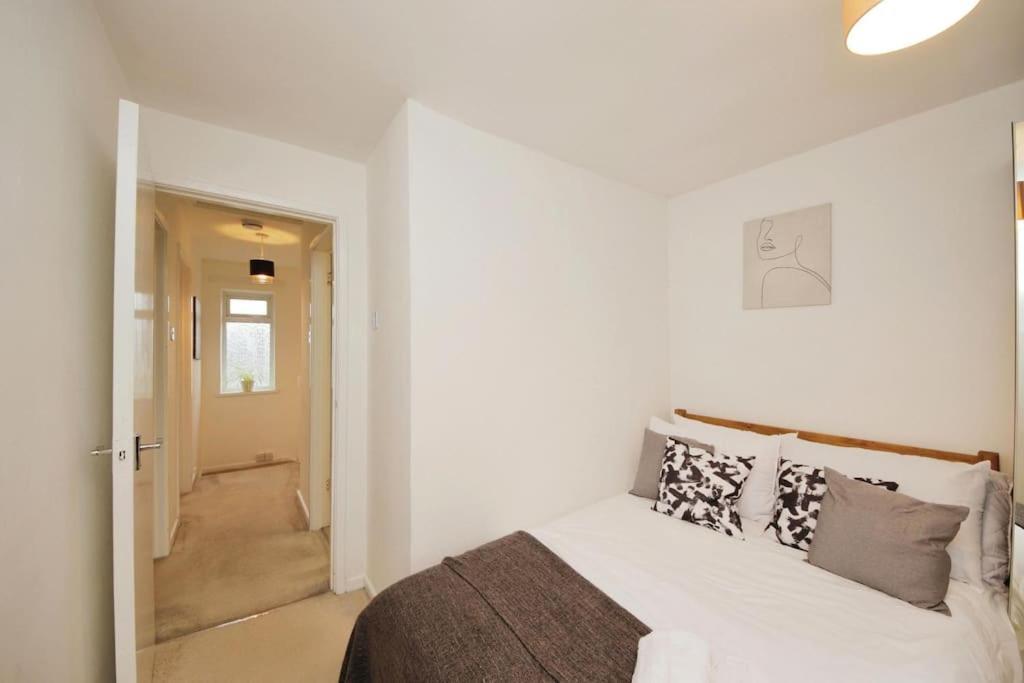 Beautiful Home Close To Town Free Netflix, Wifi 索利赫尔 外观 照片